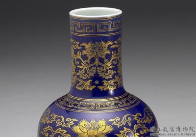 图片[2]-Vase with Indian lotus scrolls in gold on a cobalt blue ground, Qing dynasty, Qianlong reign (1736-1795)-China Archive